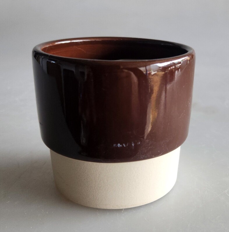 Keramický květináč hnědý 7,5 x 8cm